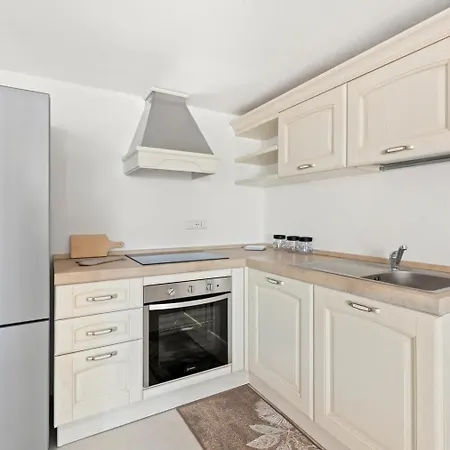 Giagiumar Apartman Torre Dei Corsari